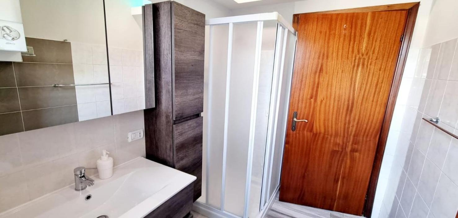 Appartamento Due Laghi Appartments *